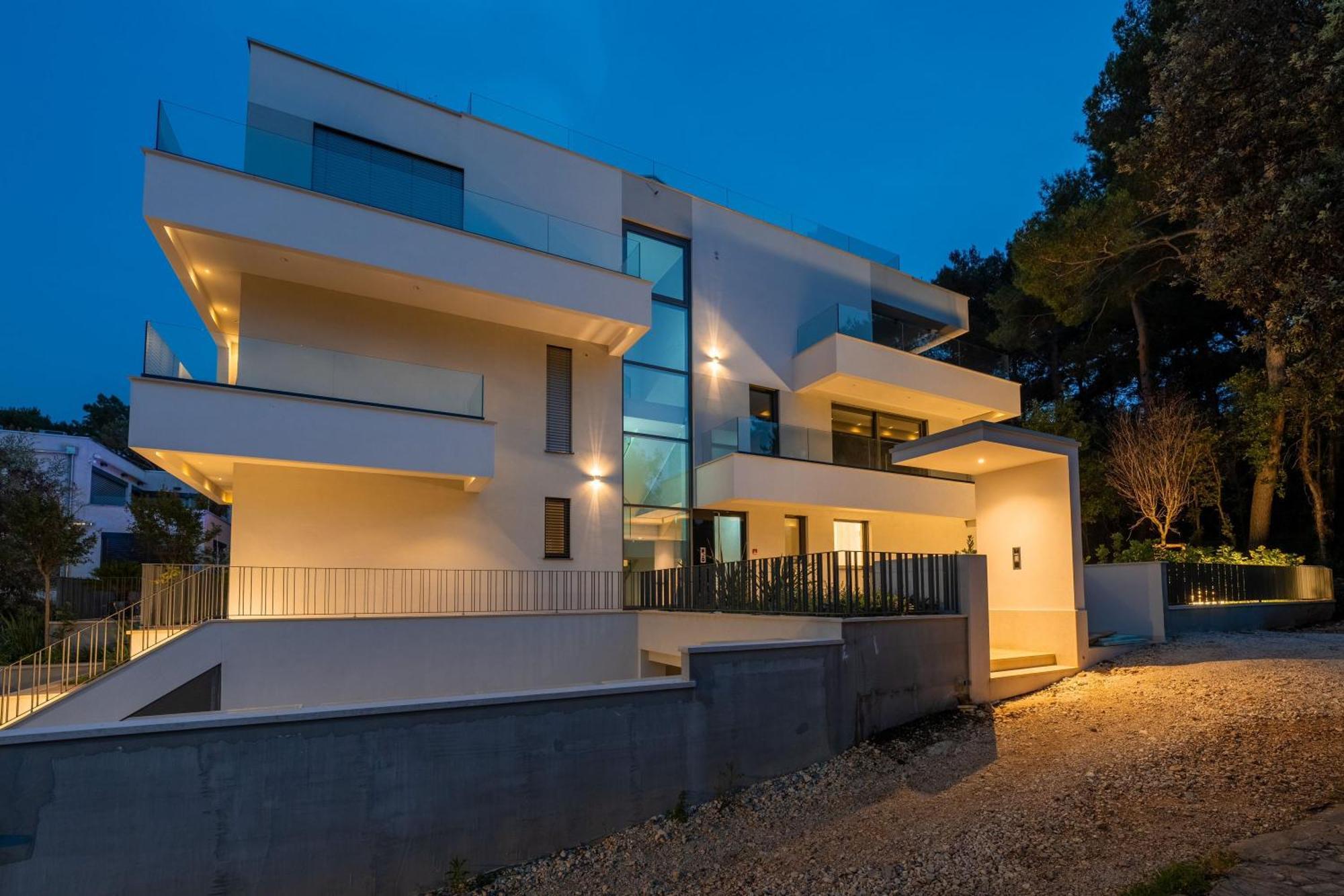 The Q Bliss - Your New 4-Star Hideaway With A Garage Rovinj Exterior photo